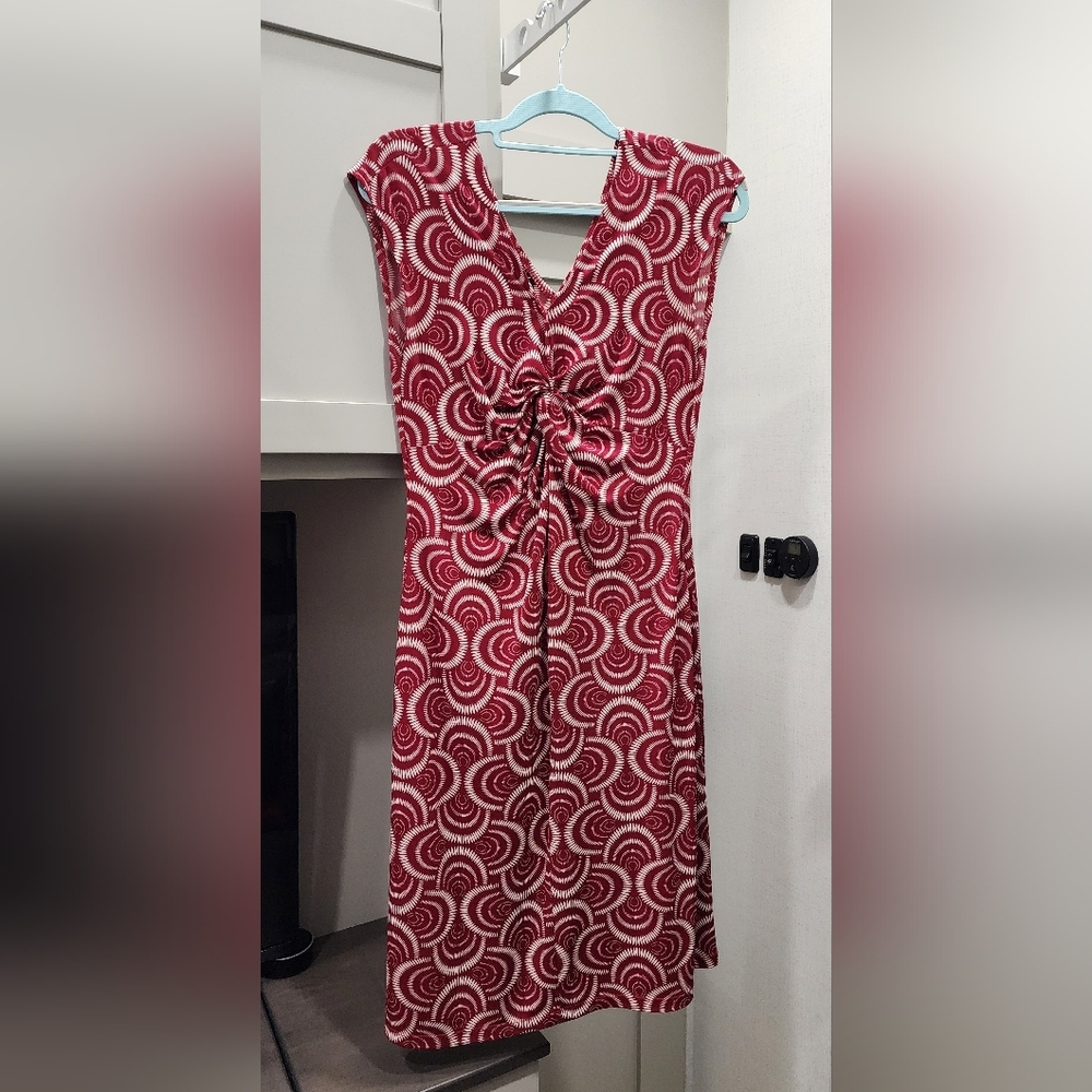 Elegant Red Patterned Midi Dress